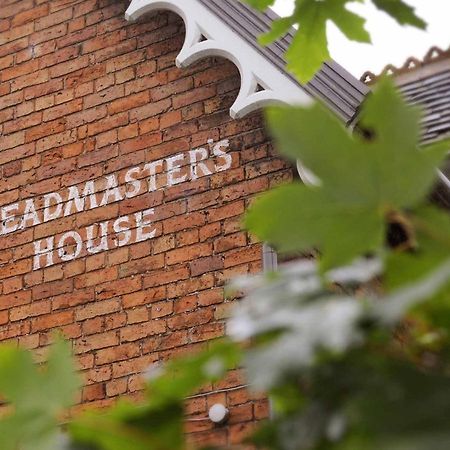 The Cholmondeley Arms Hotel Wrenbury Exterior photo