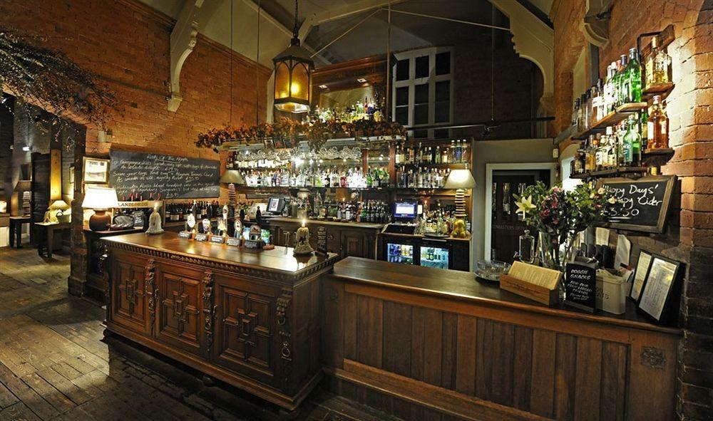 The Cholmondeley Arms Hotel Wrenbury Exterior photo