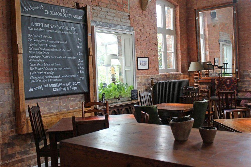 The Cholmondeley Arms Hotel Wrenbury Exterior photo